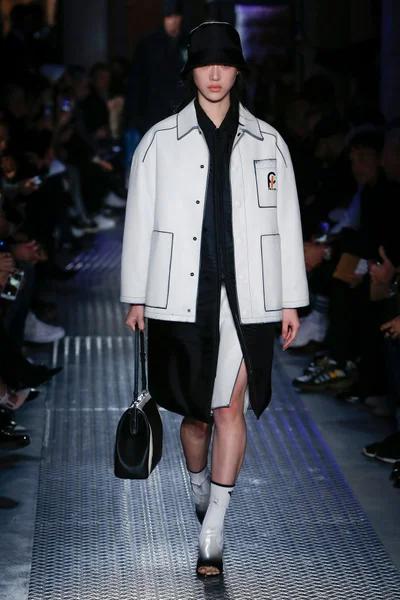 Look 11